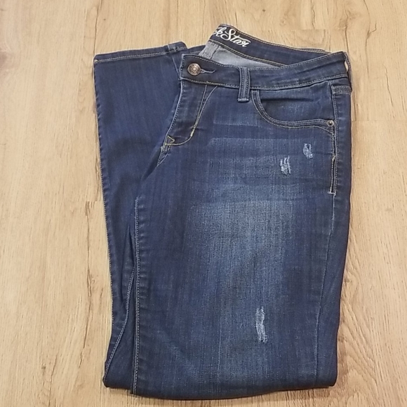 Old Navy Denim - Old Navy Rockstar Skinny Jean